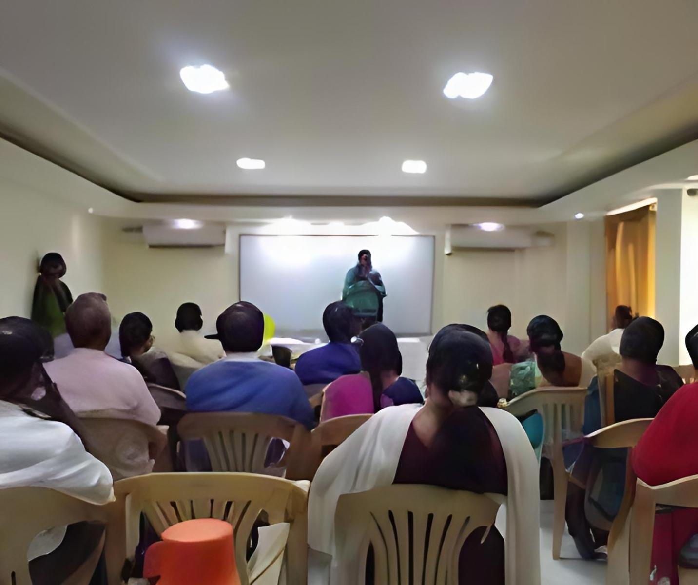Hotel Priya Towers Nāmakkal Buitenkant foto